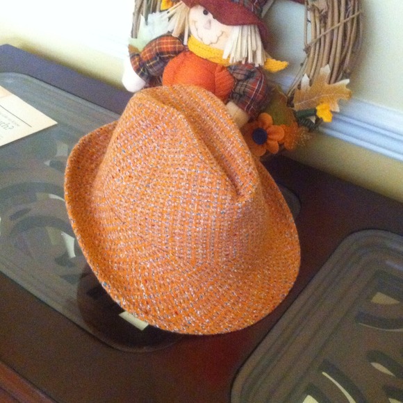 Orange fedora in perfect condition