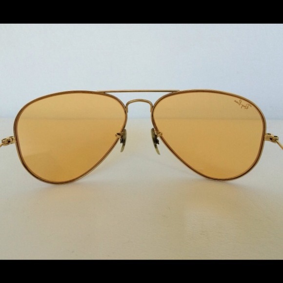 SOLD Vintage B&L Ray-Ban Aviator Sunglasses - Picture 2 of 4