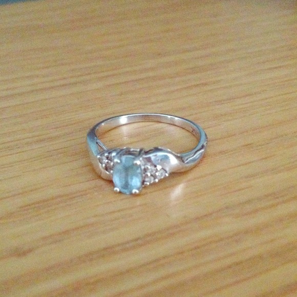 10k Aquamarine Ring