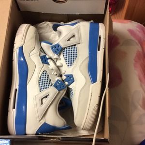 JORDAN 4's