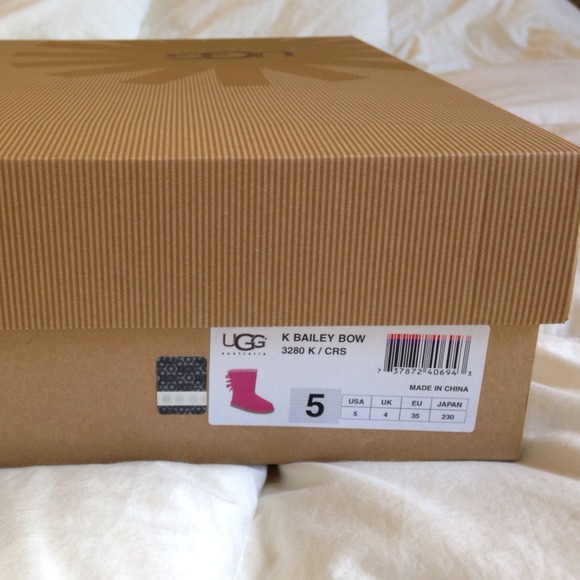 More pictures! Bailey bow pink uggs! ๐๐๐ - Picture 2 of 4