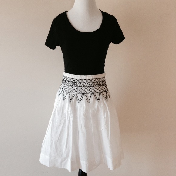 BCBGMAXAZRIA Black and White Skirt