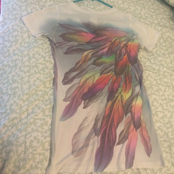 **Feather T-Shirt** - Picture 3 of 3