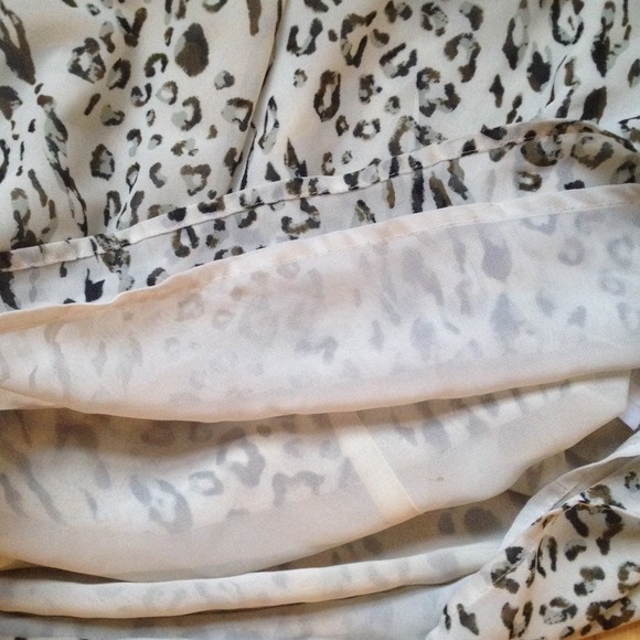 leopard top - Picture 3 of 4