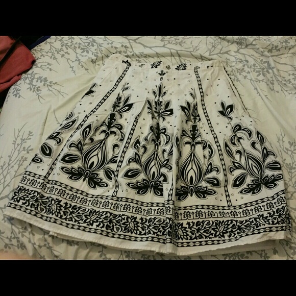 Beautiful black and white skirt