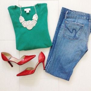 Ann Taylor LOFT V Neck Pullover Holiday Sweater