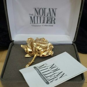 Nolan Miller Final Rose Pin
