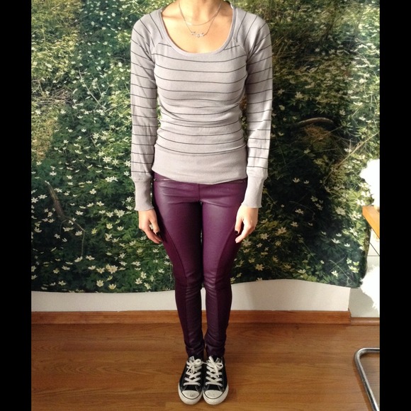 Divided H&M stripped long sleeve crew neck