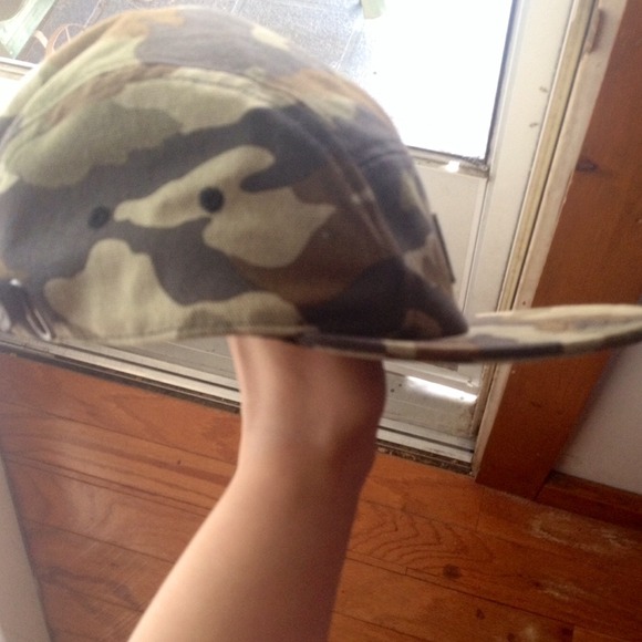 ✨5 panel hat✨ - Picture 2 of 4