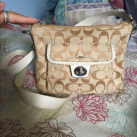 Coach, shoulder-sling purse - Picture 1 of 4