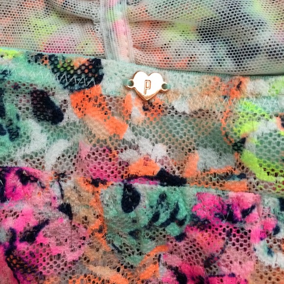 ❌SOLD❌New w/ tags VS bright lace bralette - Picture 4 of 4