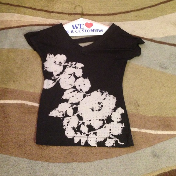 Cute black top!