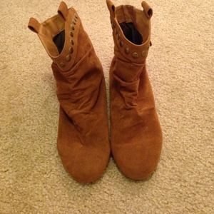 REDUCED! ✂️Moccasin suede booties!