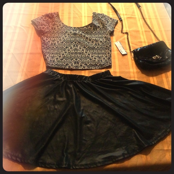 ❌SOLD❌Tribal crop top