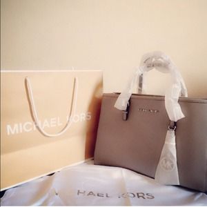 Michael Kors grey sutton brand new!