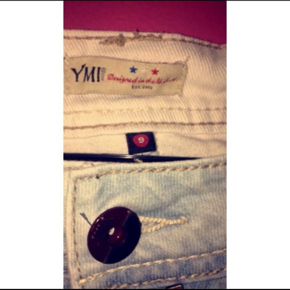 Shorts - Picture 3 of 3