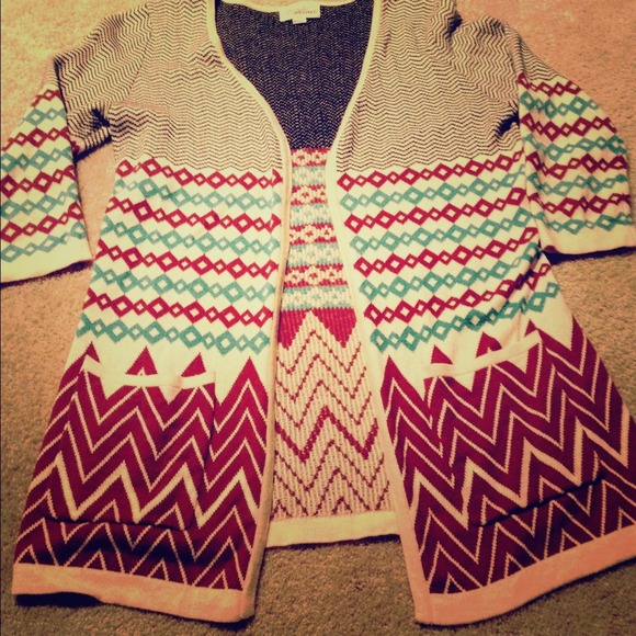 AZTEC TRIBAL PRINT CHEVRON SWEATER!