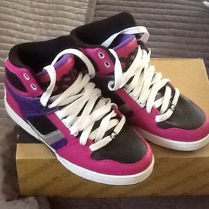 Skateboarder tennis shoes Osiris
