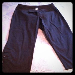 Cute navy cropped pants