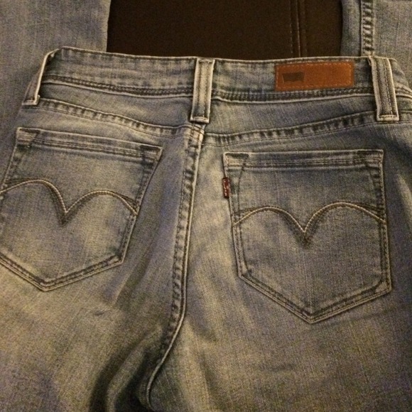 Levi's Bold Curve, size 7M - Picture 2 of 3