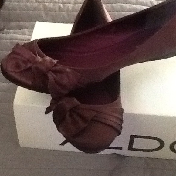 flat shoes - Picture 3 of 3