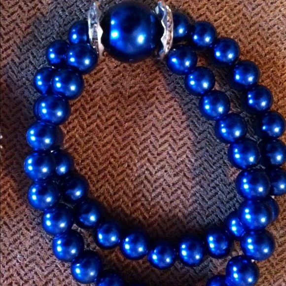 Dp ocean blue faux pearl bracelet/rhinestones!