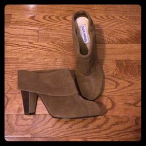 Steve Madden booties size 9.5