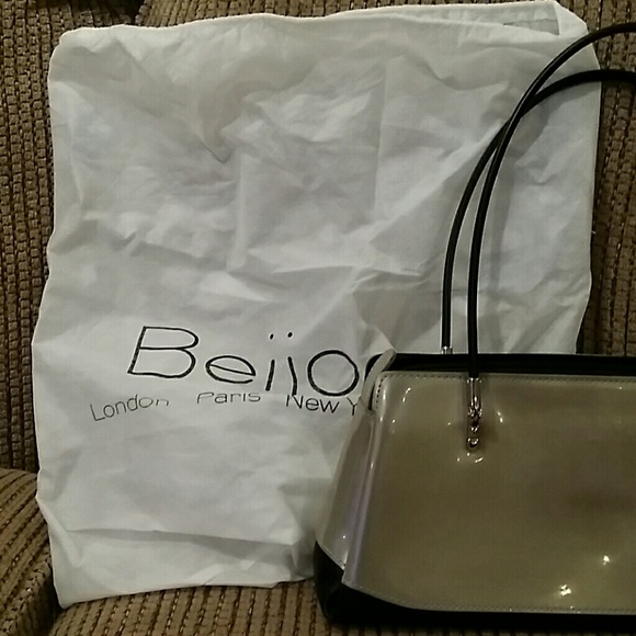 Beijo Handbag - Picture 2 of 4