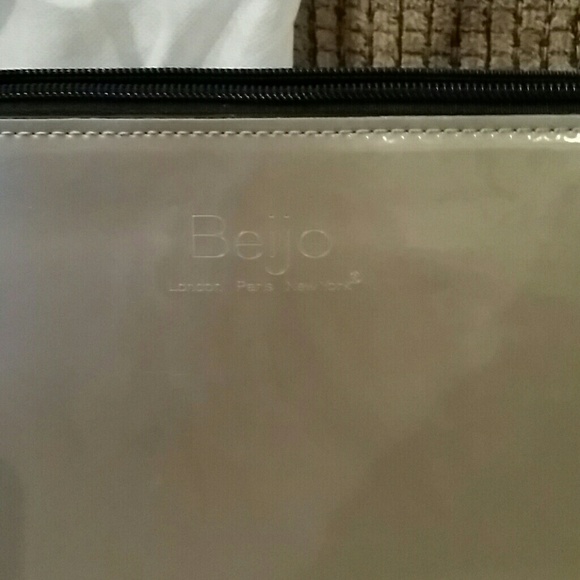 Beijo Handbag - Picture 3 of 4