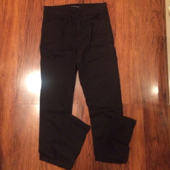 High-Waisted Jeans