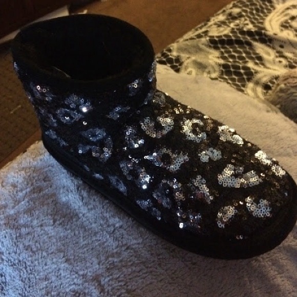 (SOLD FB) Victoria's Secret sequin leopard boots