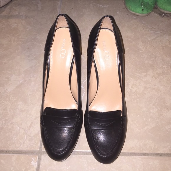 Nine &CO. Loafer heels size 9.5