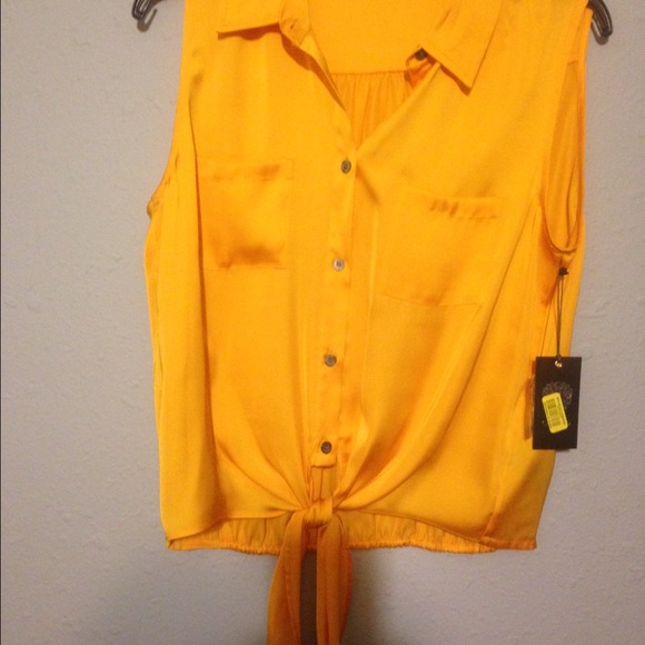 NWT Vince Camuto gold tie-front sleeveless shirt M