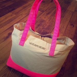 ‼️BLACK FRIDAY SALE‼️NEW Victorias Secret tote bag