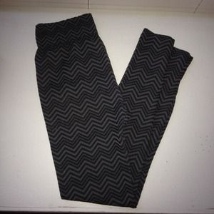 Adorable Chevron Leggings!
