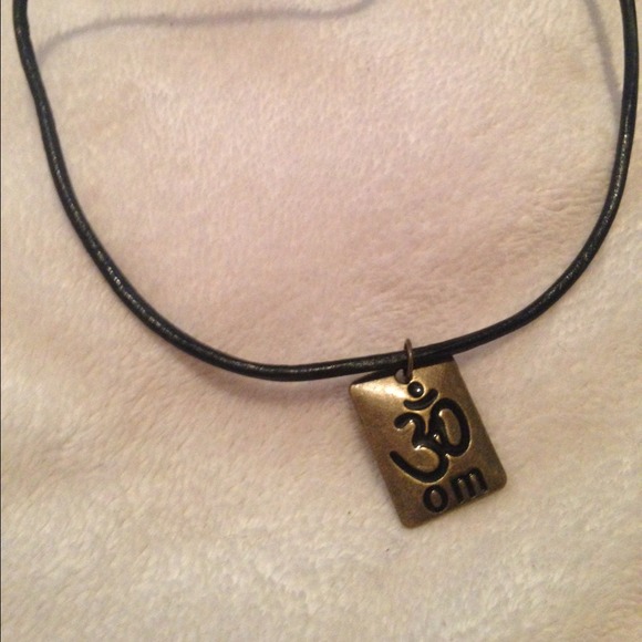 RESERVED choker