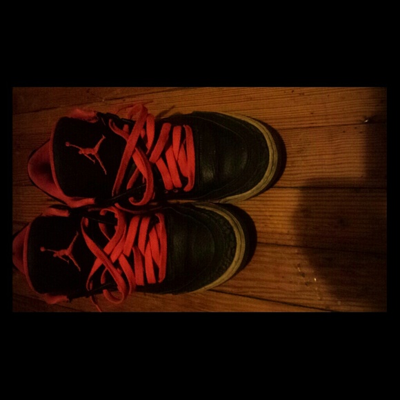 Dosent Fit Anymore - Picture 1 of 3