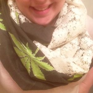 Infinity scarf weed and lace