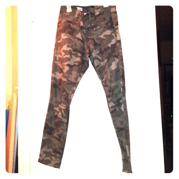 Camo skinny jeans
