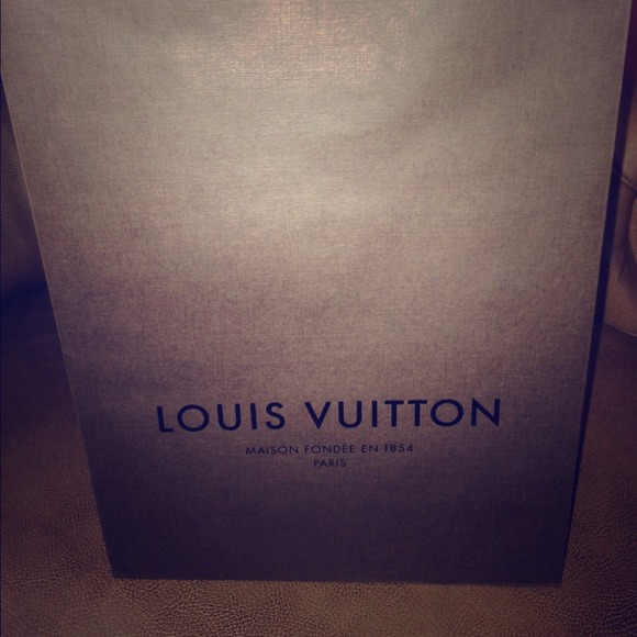 Louis Vuitton small bag authentic