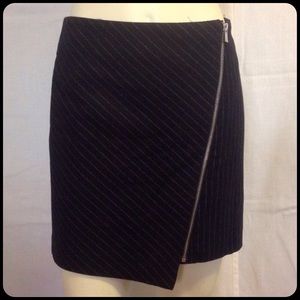 🌟REDUCED🌟NWOT H&M asymmetrical zipper skirt sz 6