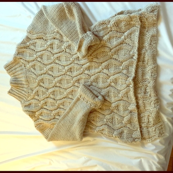 white forever 21 sweater small almost new