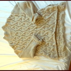 white forever 21 sweater small almost new