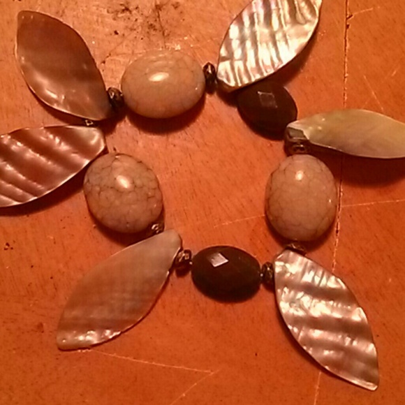 Abalone shell stretch bracelet+earrings - Picture 1 of 3