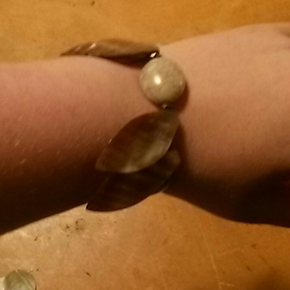 Abalone shell stretch bracelet+earrings - Picture 3 of 3