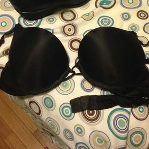 Black bombshell from Victoria secret