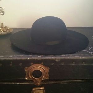 Floppy wool hat