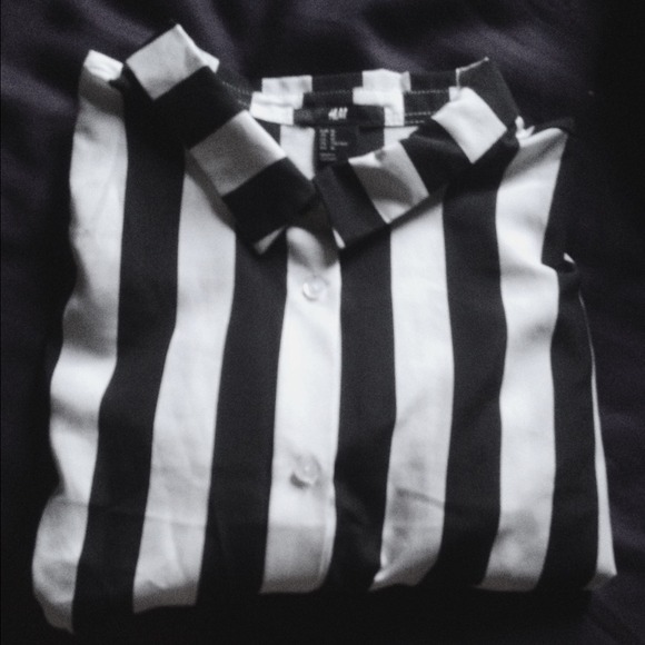 Cute striped button up 💀