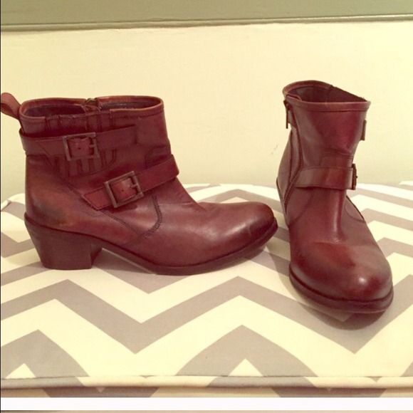 MIA leather boots - size 8