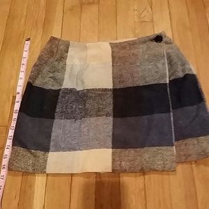 Adorable fleece wrap skirt....size L